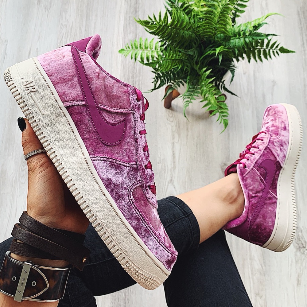 Nike velvet air force 1 LV8 sneakers - Picture 2 of 8
